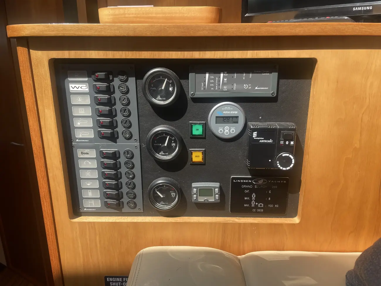 LINSSEN 29.9 SEDAN 2008