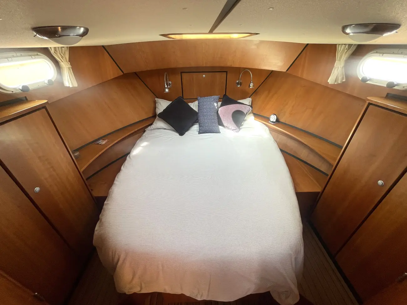 LINSSEN 29.9 SEDAN 2008