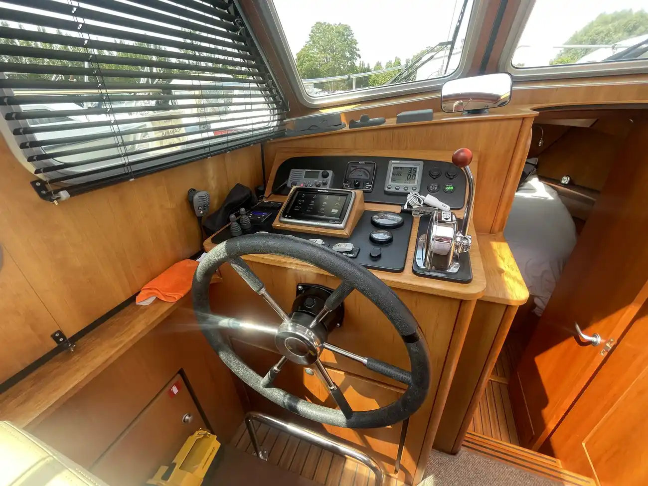 LINSSEN 29.9 SEDAN 2008