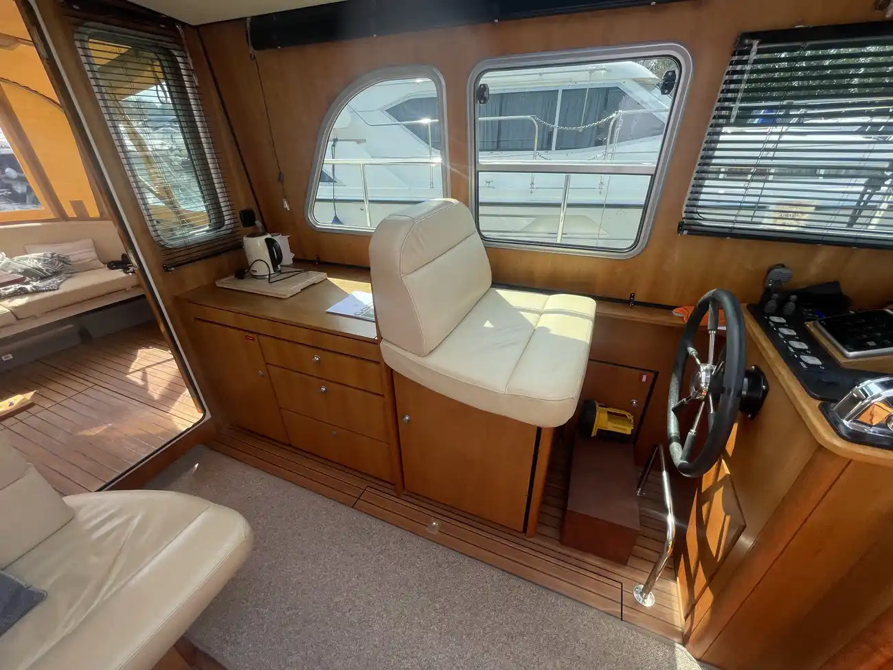 LINSSEN 29.9 SEDAN 2008