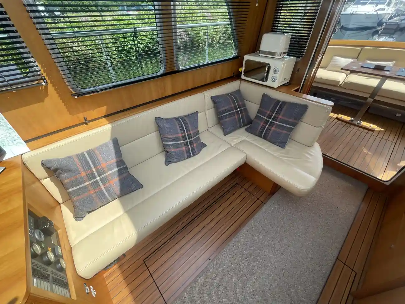 LINSSEN 29.9 SEDAN 2008