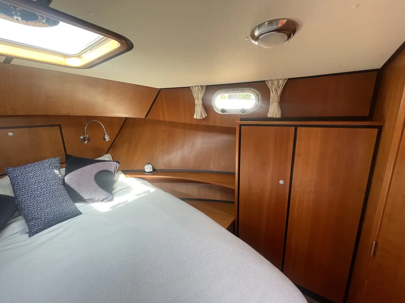 LINSSEN 29.9 SEDAN 2008