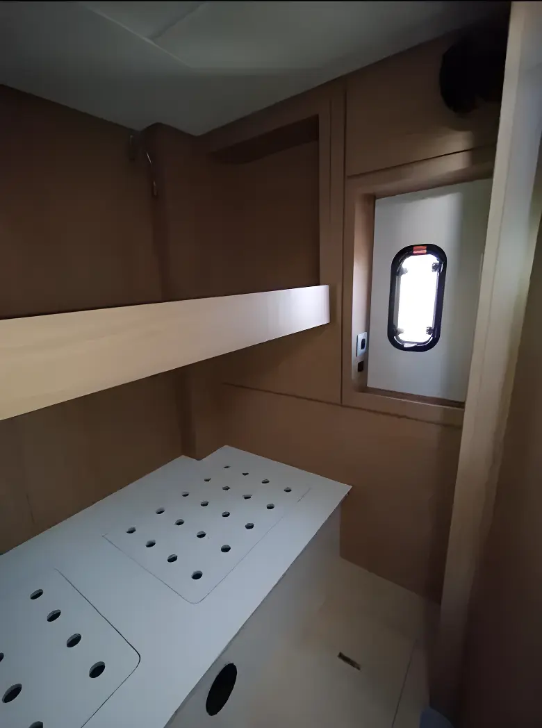 https://www.rightboat.com/boat_images/image_31210596/compressed_982b08079f8148a9a9b39b45ad73e135ed4d3d44bd78482ab524014df835ced3.webp photo 13