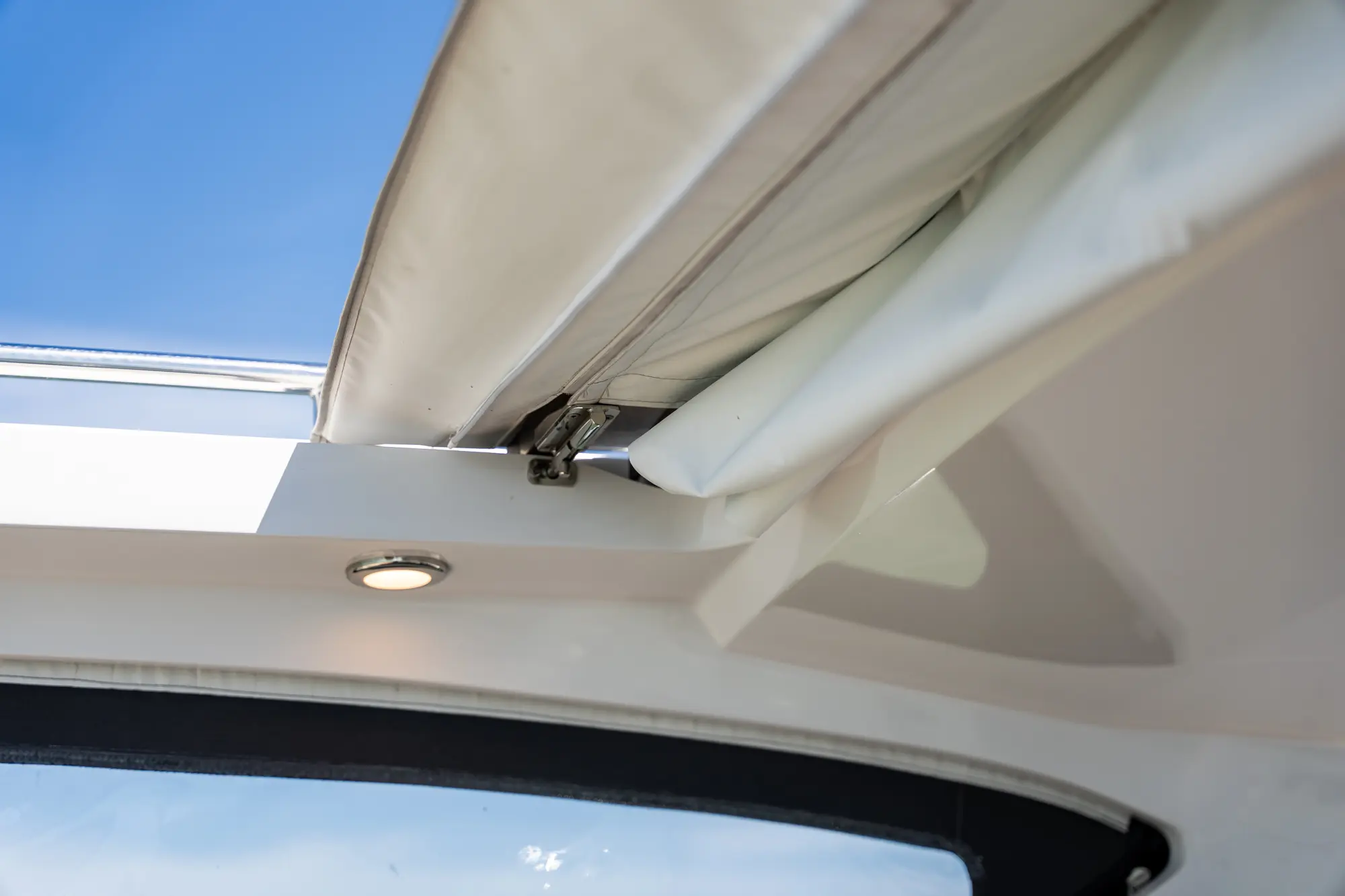 2025 Sealine S335 image 30