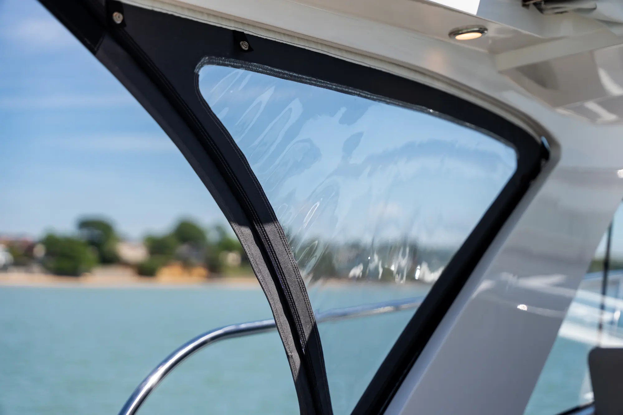 2025 Sealine S335 image 34