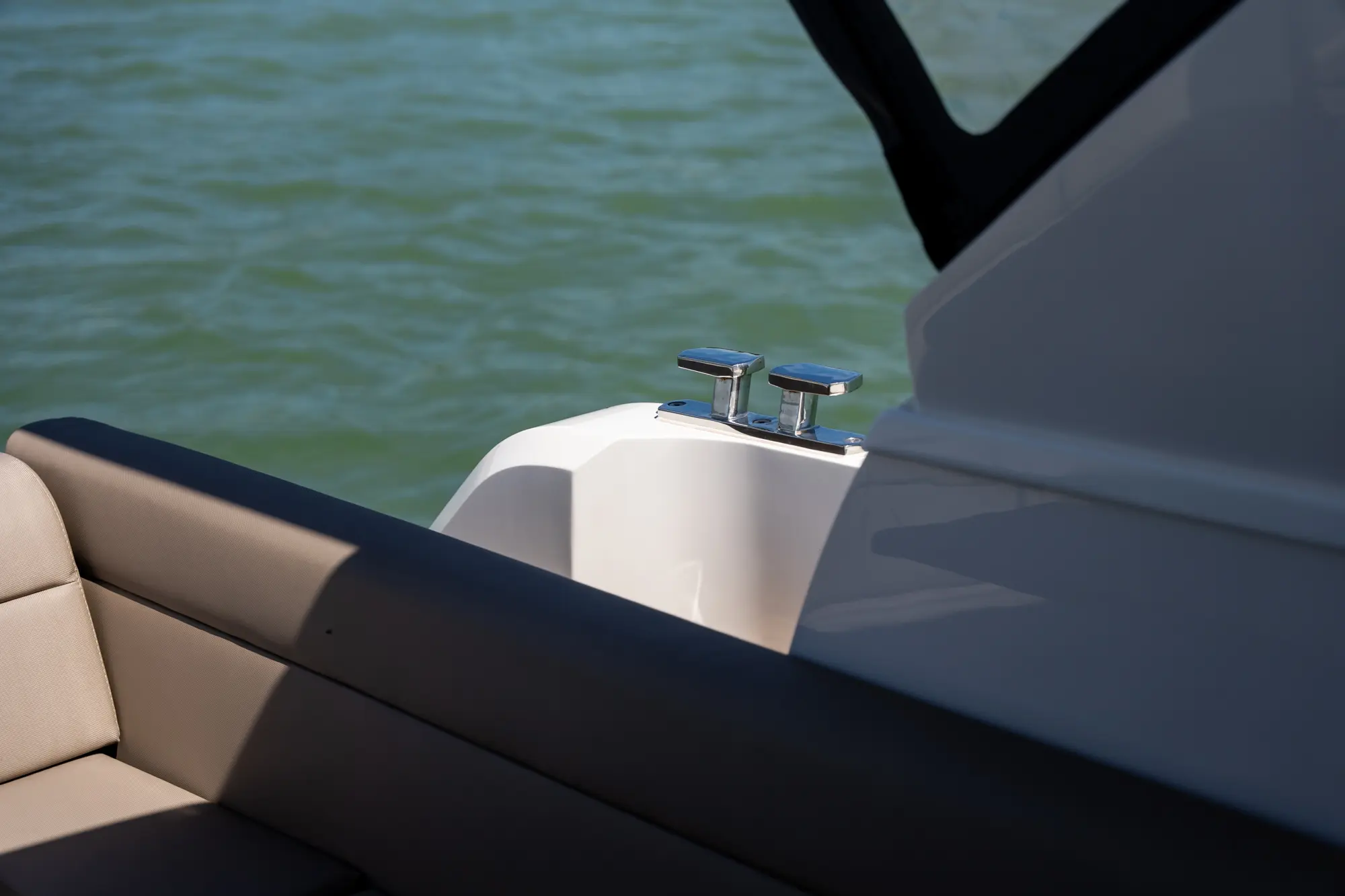 2025 Sealine S335 image 3