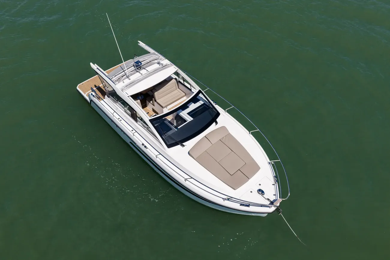 2025 Sealine S335 image 5