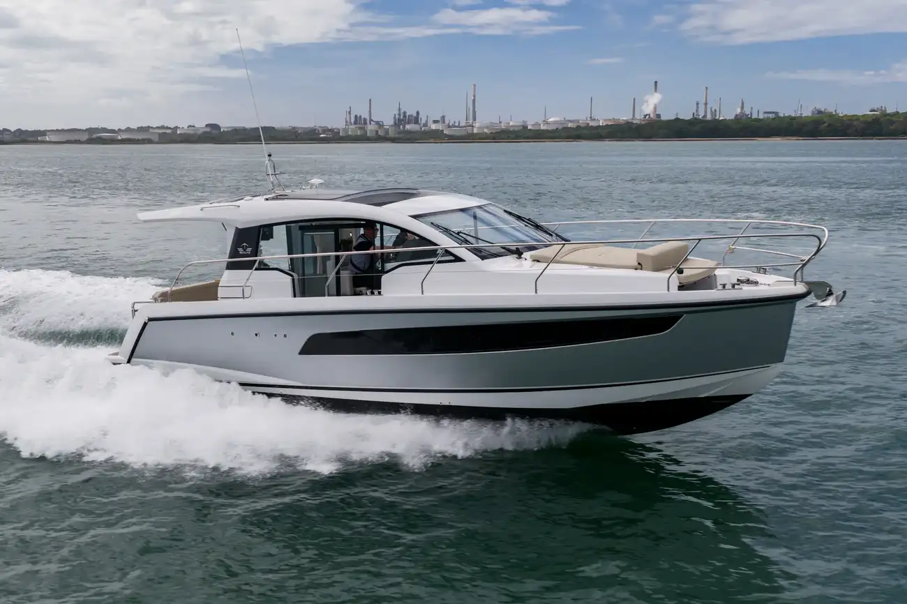 2026 Sealine C335