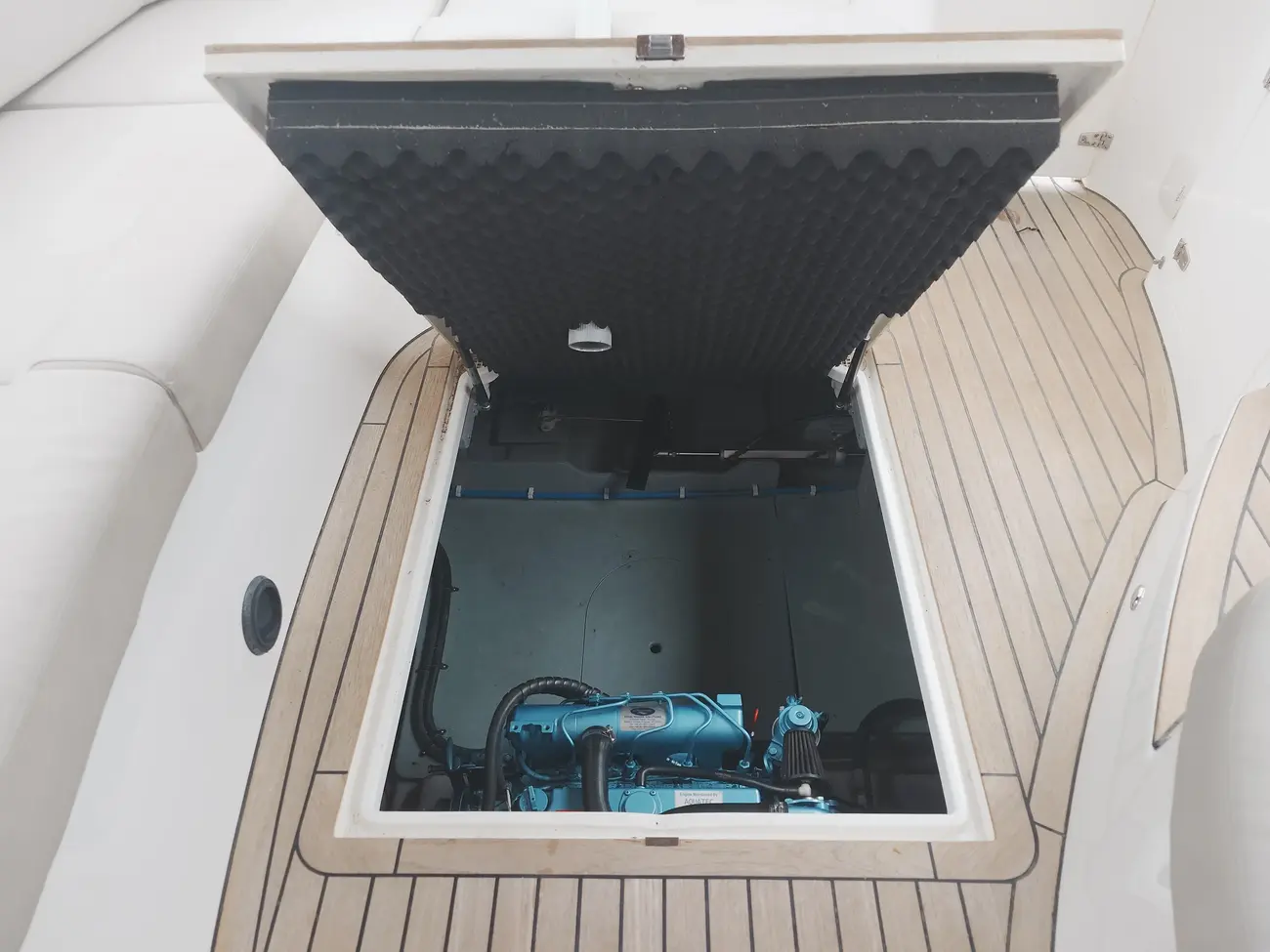 SHEERLINE 955 AFT COCKPIT TRI CAB 2013