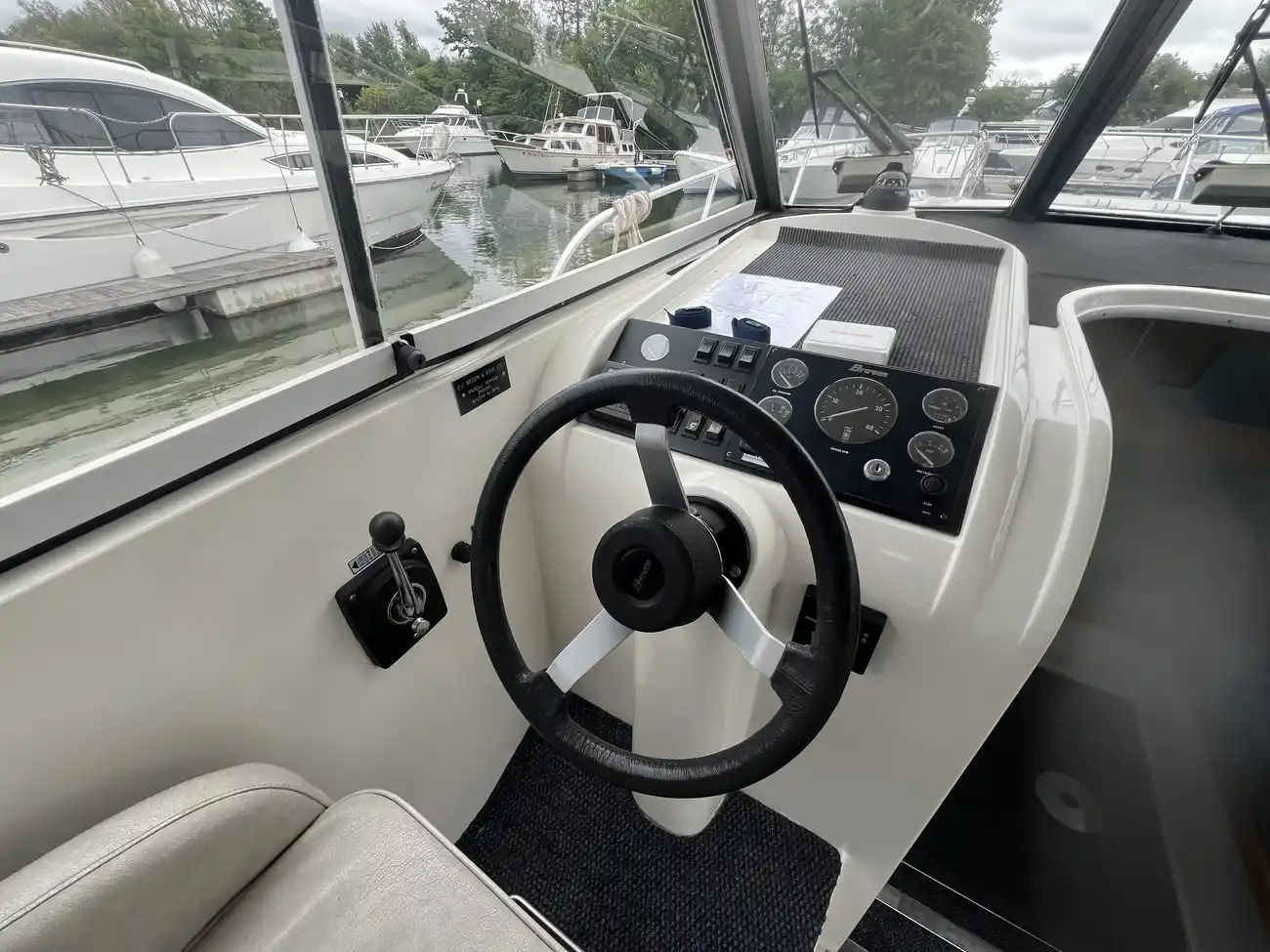 1995 Broom Ocean 29 Hard Top image 16