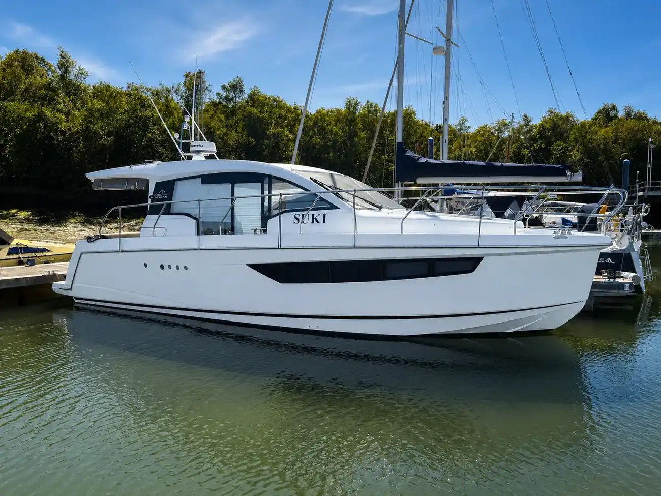 2016 Sealine C330