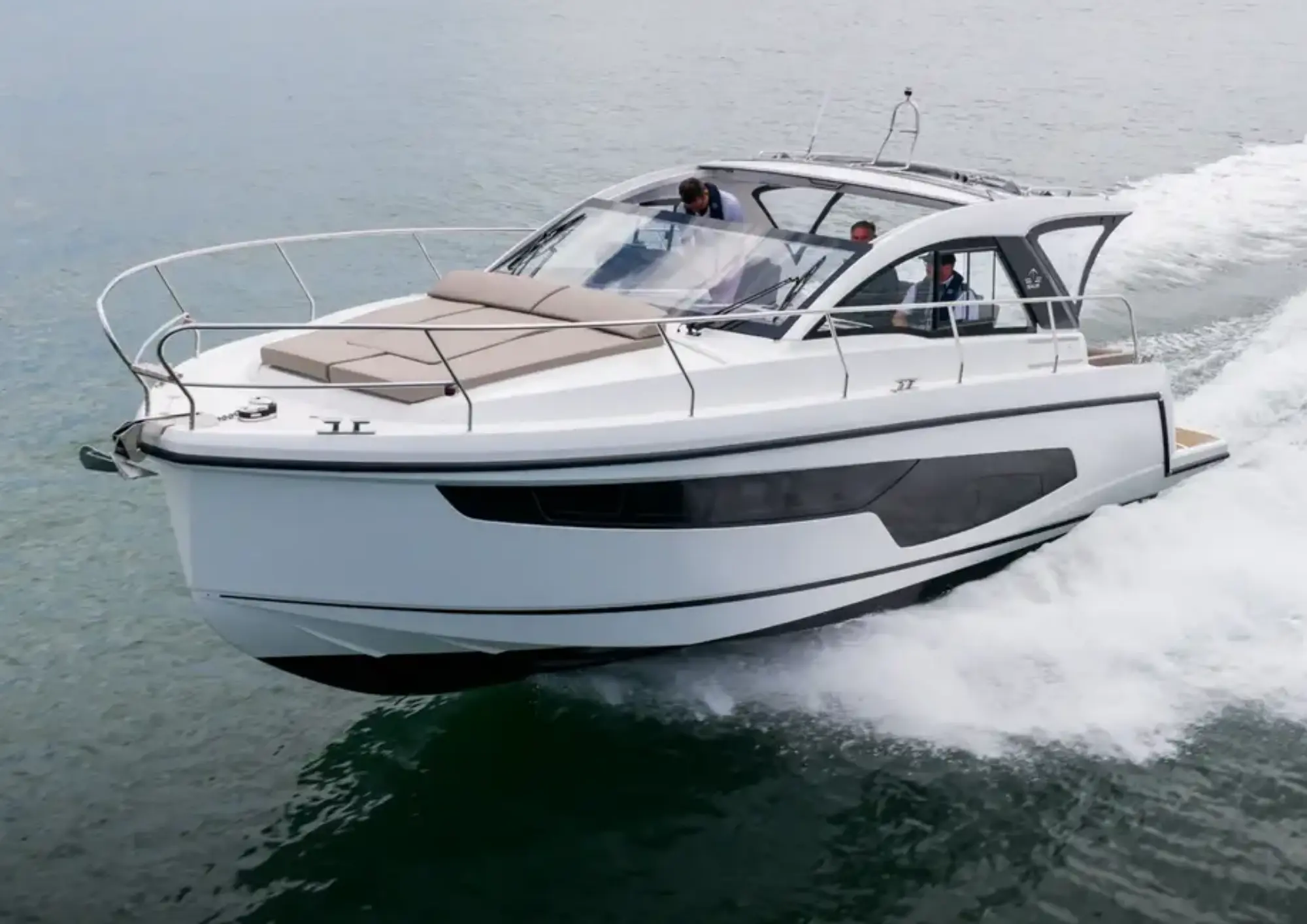 2025 Sealine S335