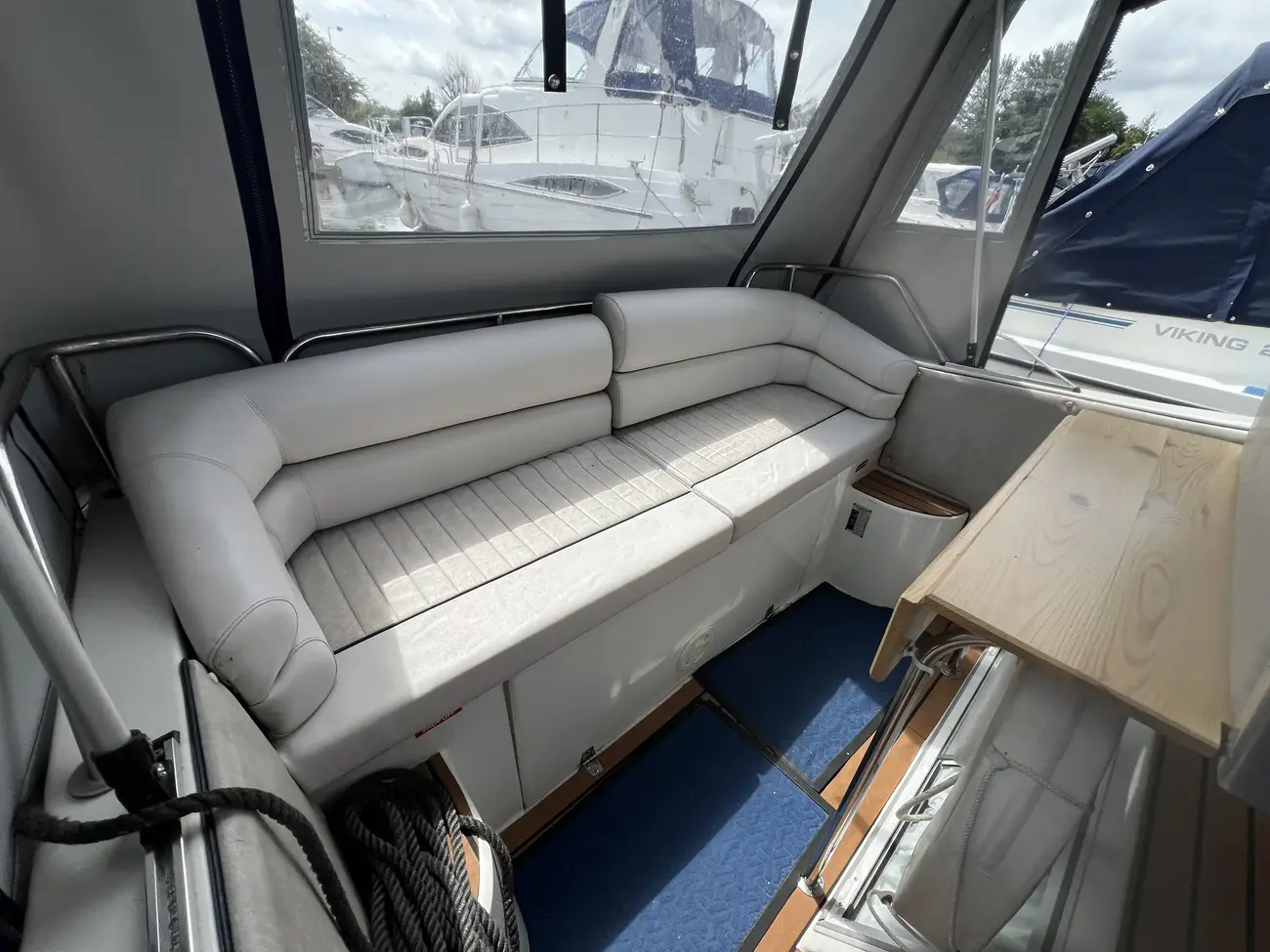 2003 Viking 22 Widebeam image 14