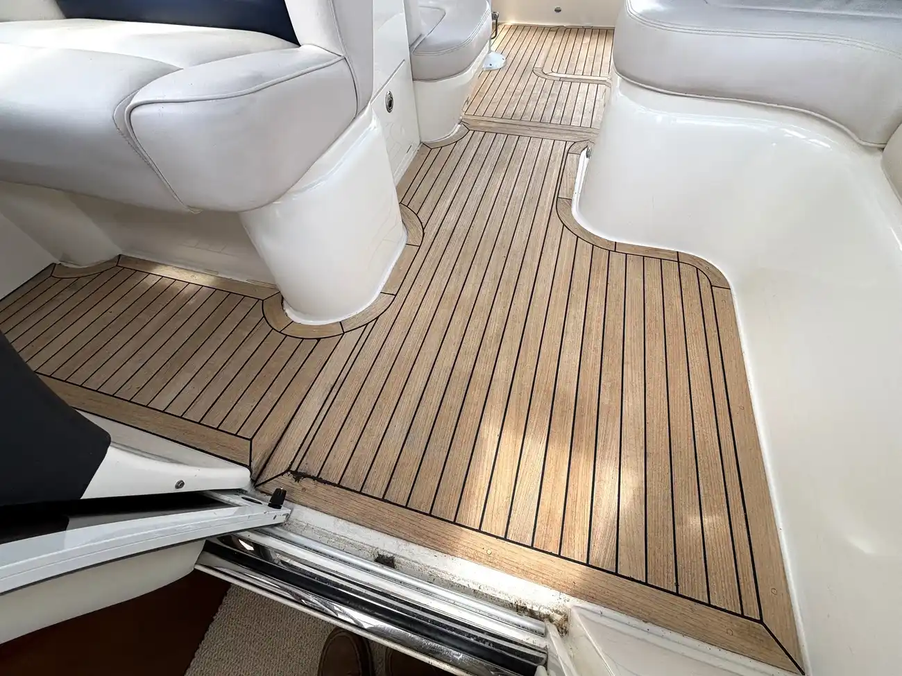 2007 Princess V42 image 23