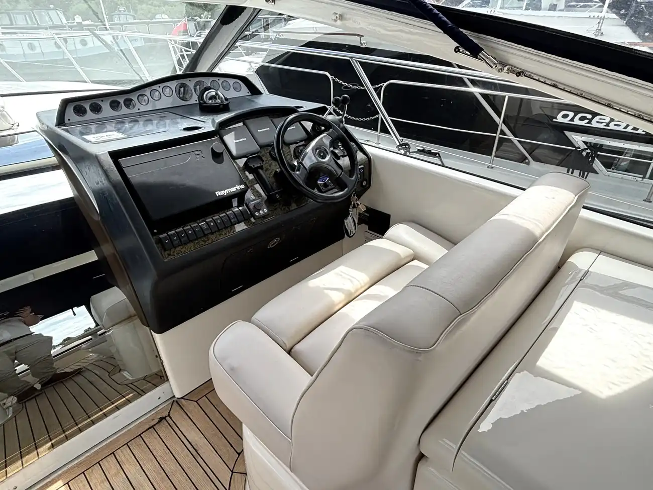 2007 Princess V42 image 20