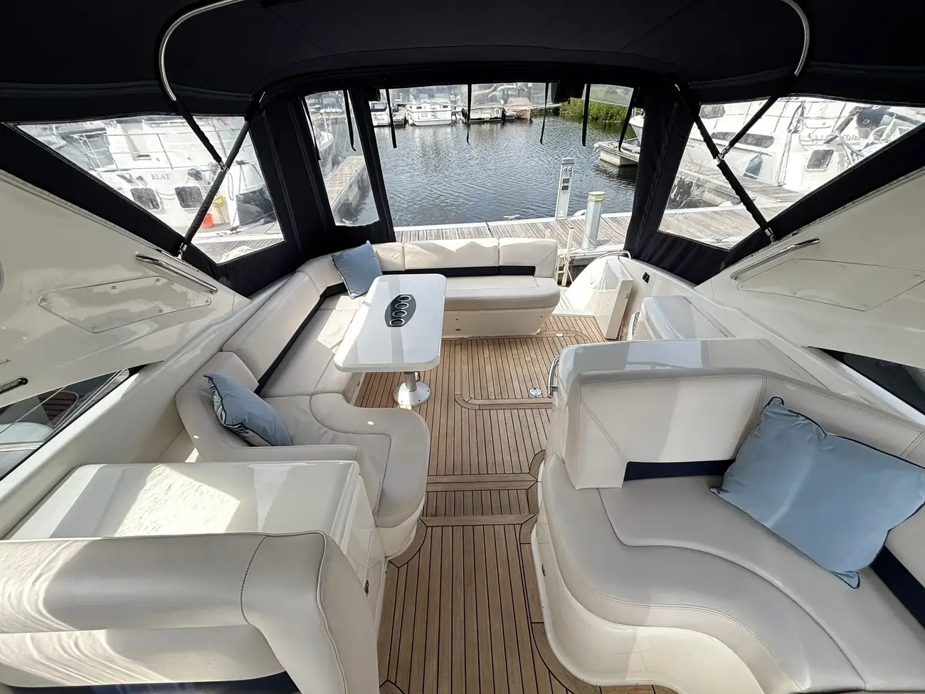 2007 Princess V42 image 15