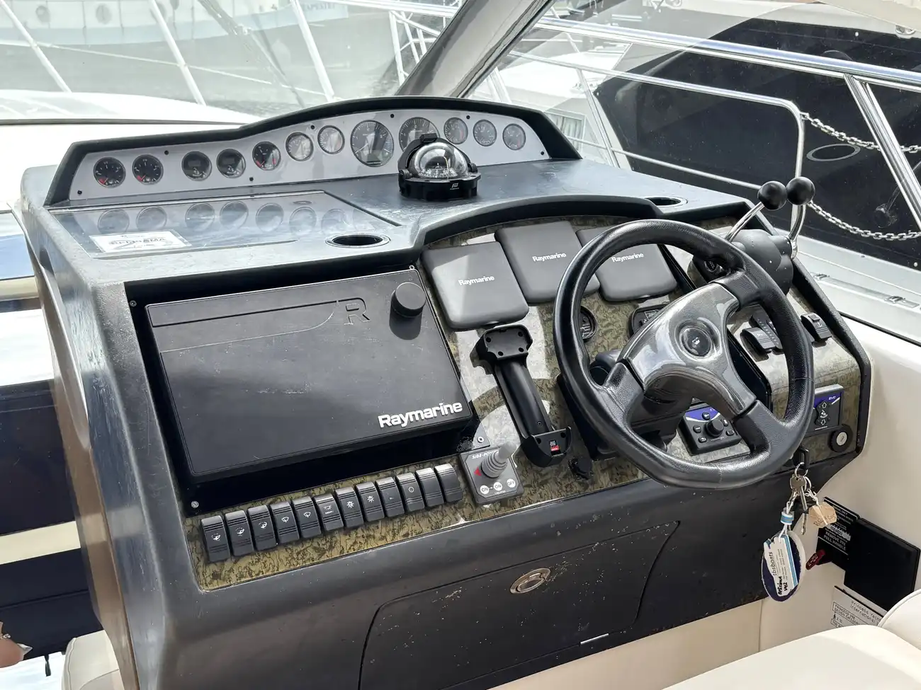 2007 Princess V42 image 21