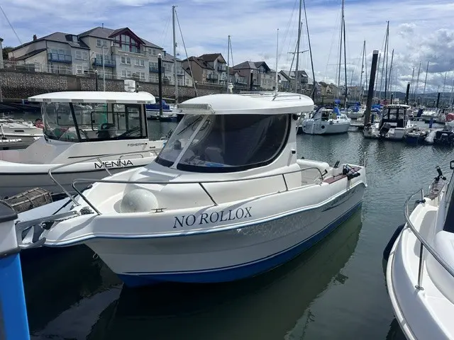 2005 Quicksilver 630 SD Pilothouse