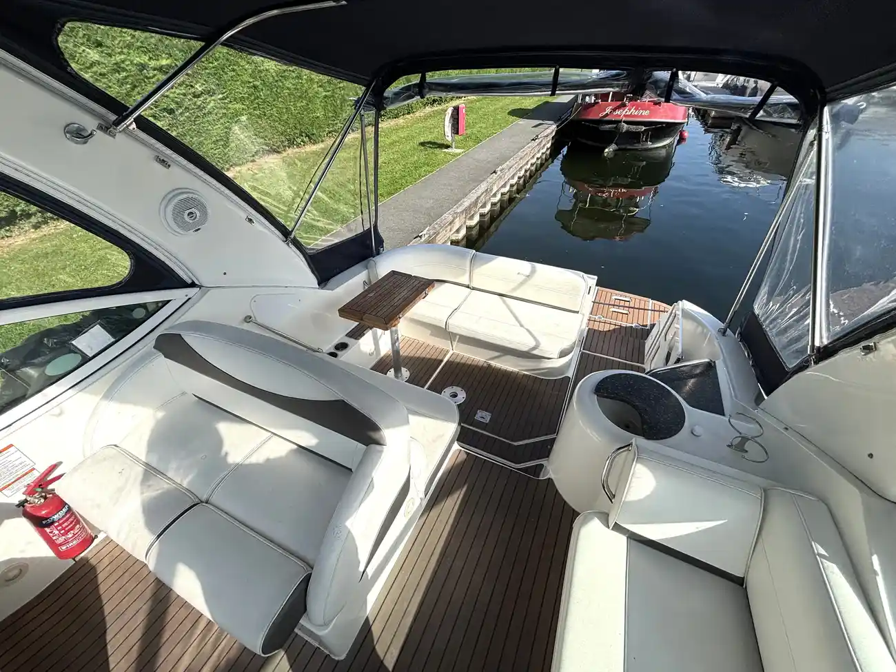 2007 Cruisers Yachts 300 CXI image 18