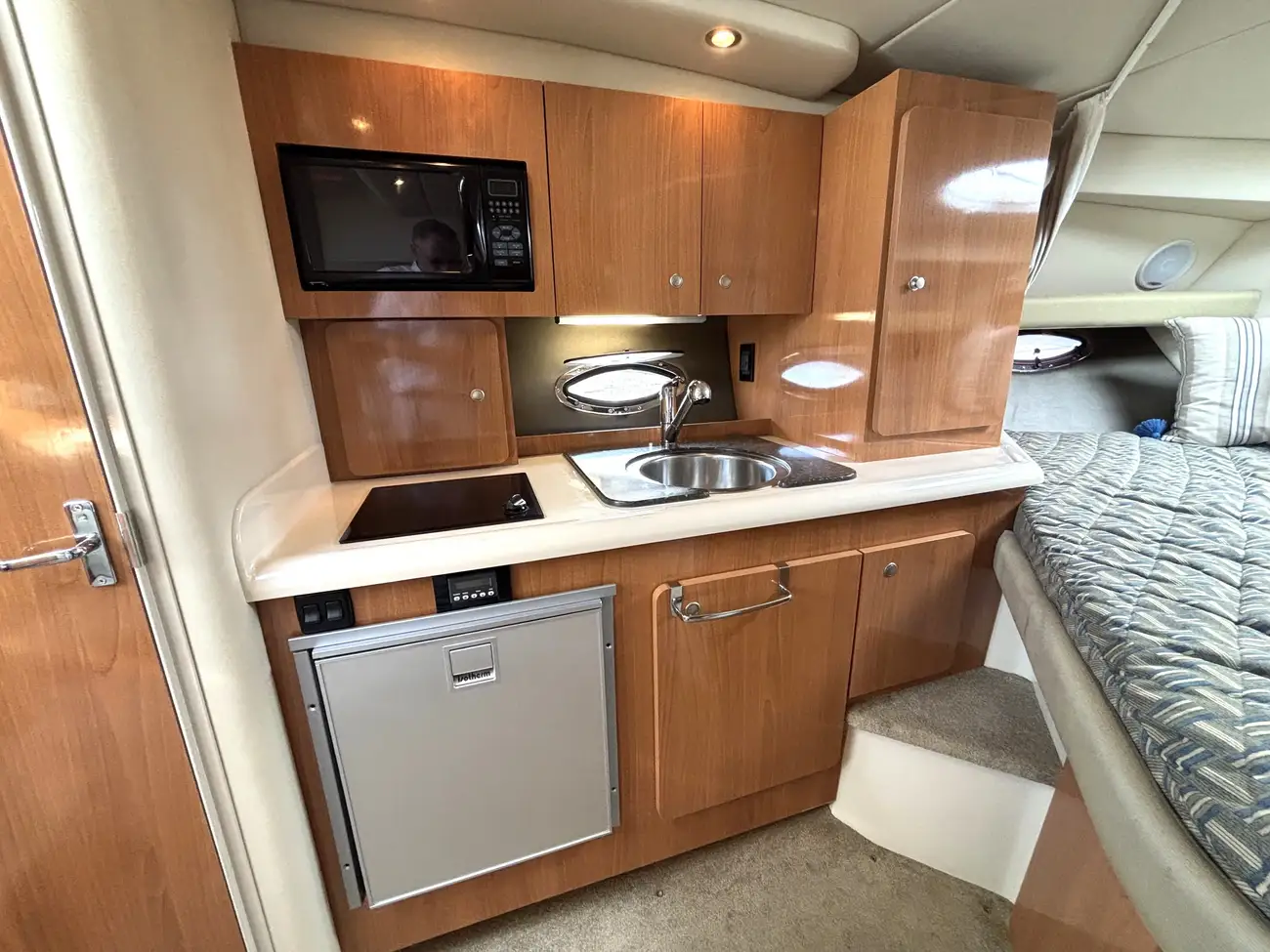 2007 Cruisers Yachts 300 CXI image 2