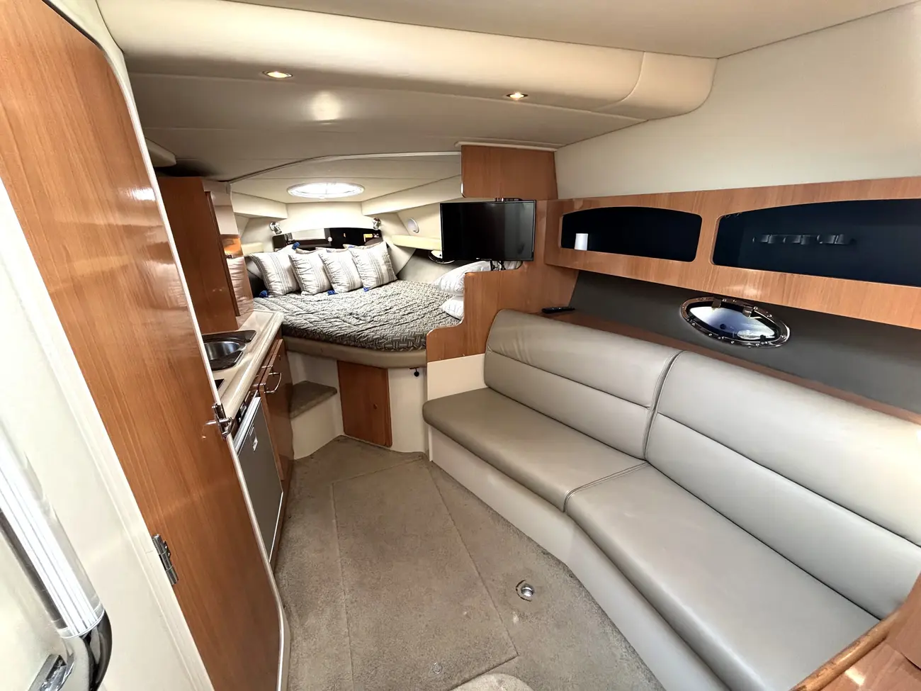 2007 Cruisers Yachts 300 CXI image 20