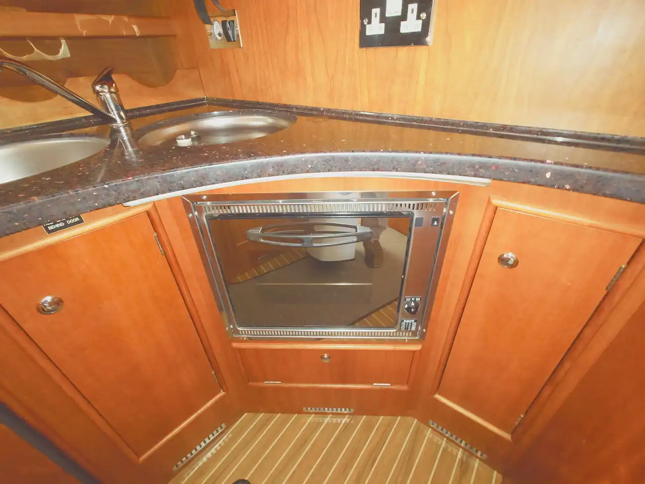 HAINES 320 AFT CABIN 2005