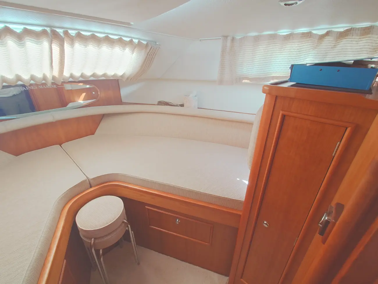 HAINES 320 AFT CABIN 2005