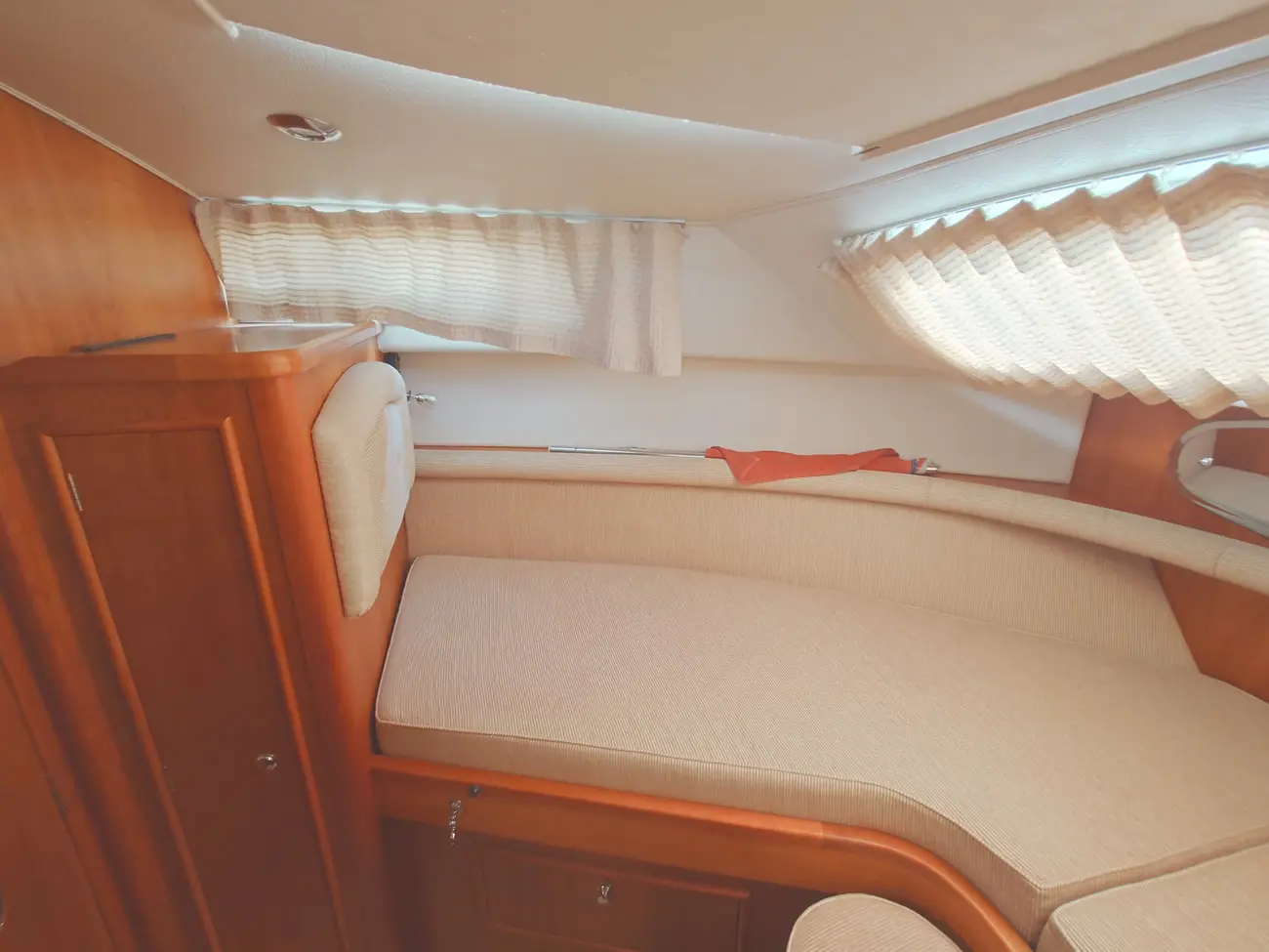 HAINES 320 AFT CABIN 2005