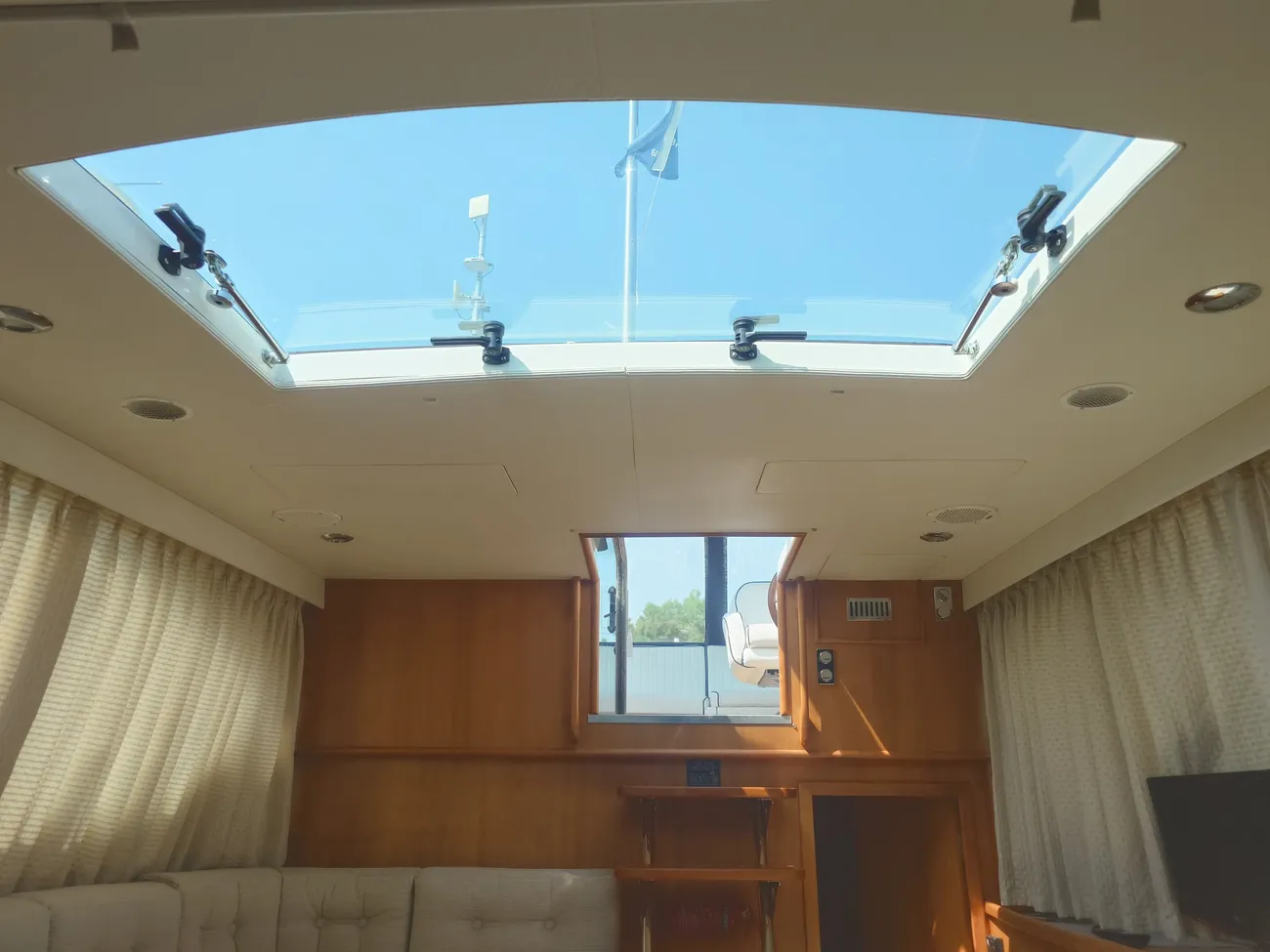 HAINES 320 AFT CABIN 2005