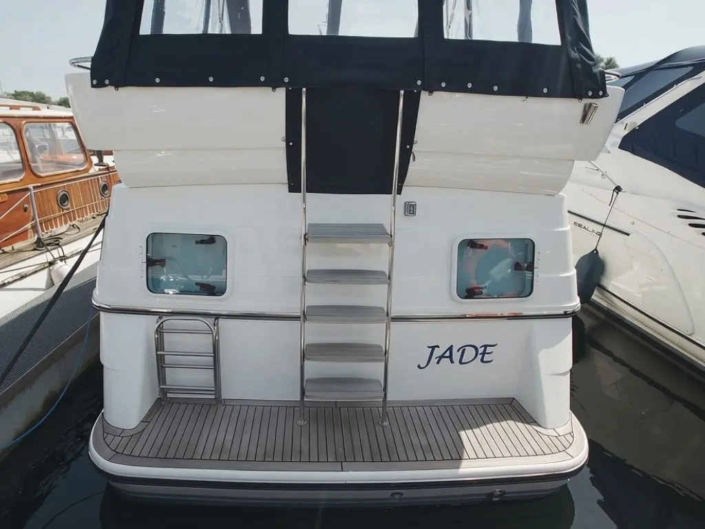 HAINES 320 AFT CABIN 2005