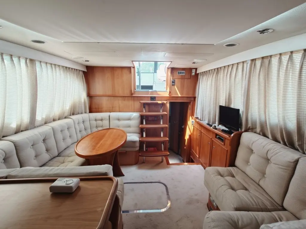 HAINES 320 AFT CABIN 2005