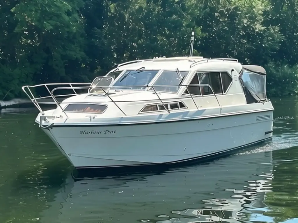 HAINES 31 SEDAN 2000