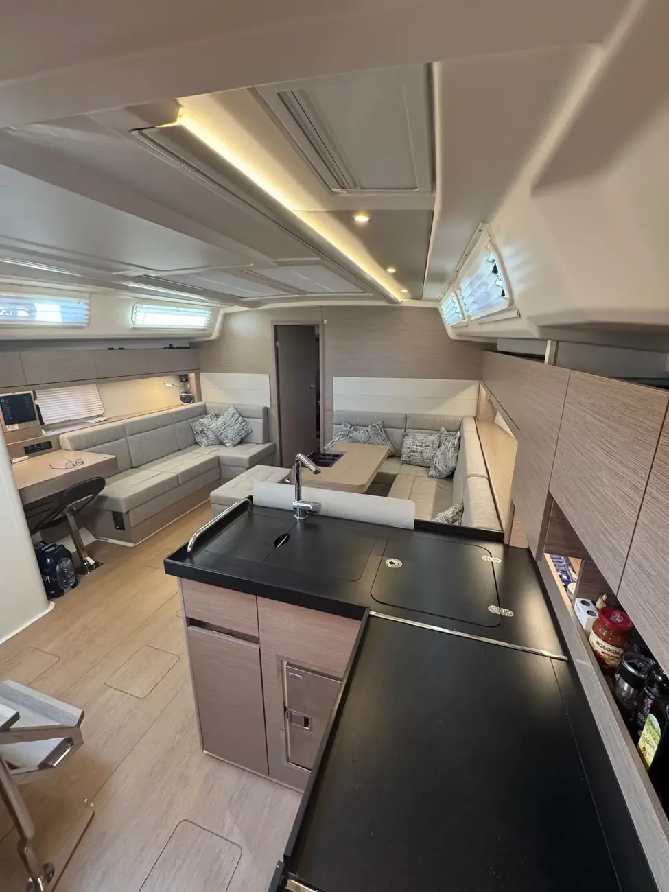 2025 Hanse 458 image 17
