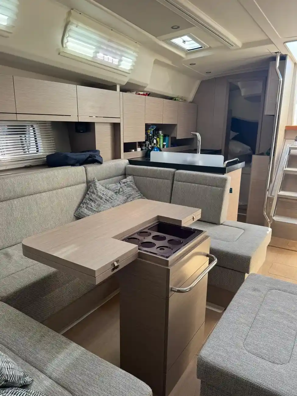 2025 Hanse 458 image 16