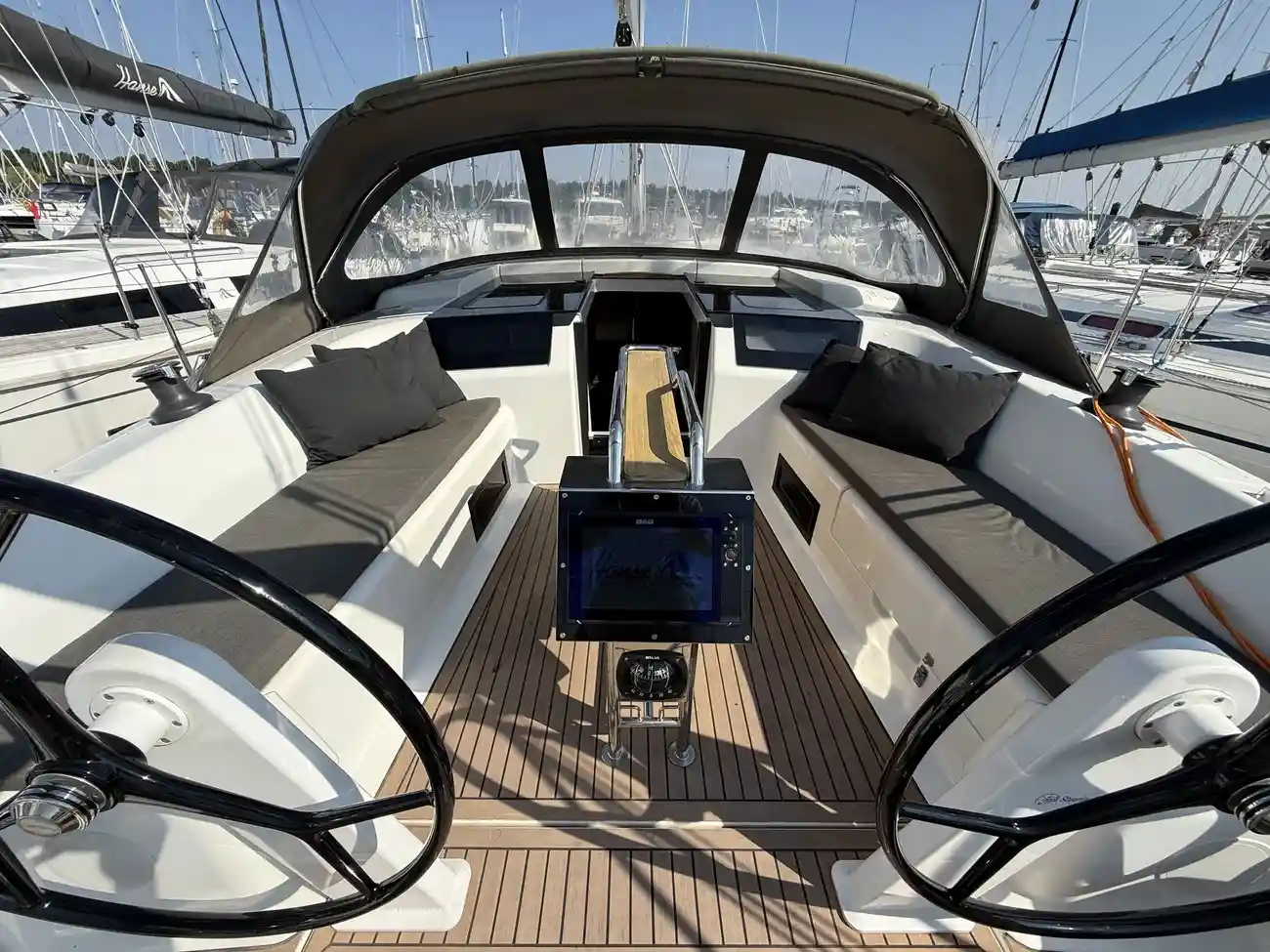2022 Hanse 418 image 16