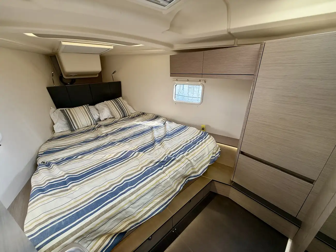 2022 Hanse 418 image 28