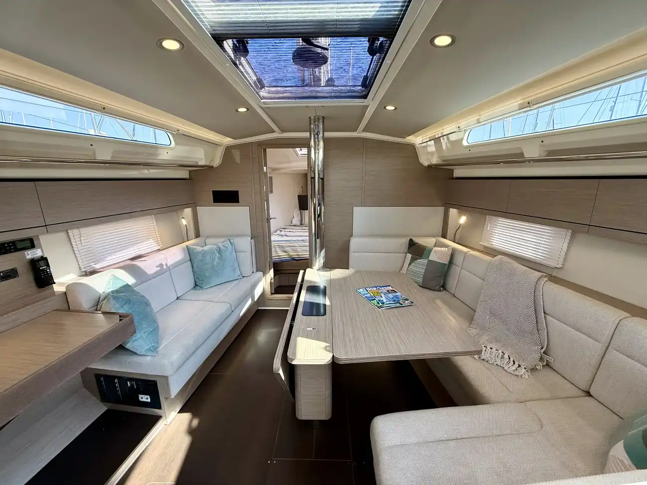 2022 Hanse 418 image 24