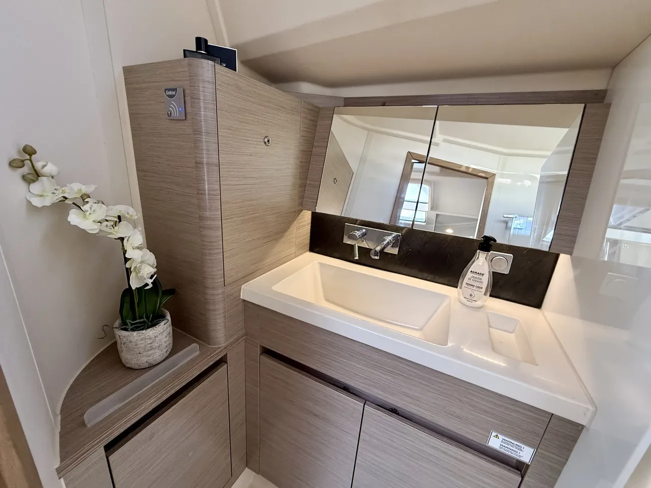 2022 Hanse 418 image 21