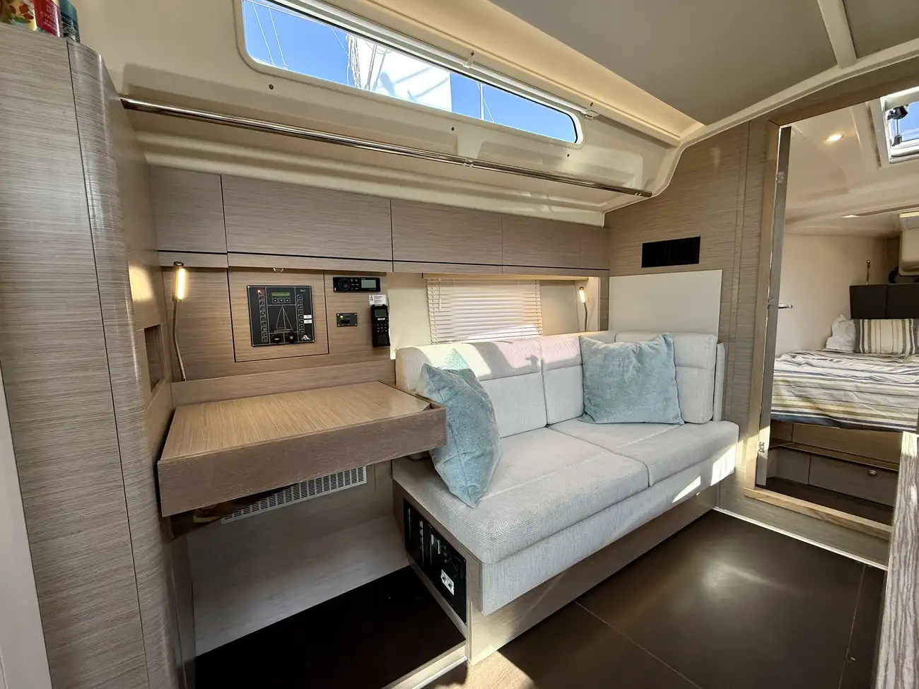2022 Hanse 418 image 38