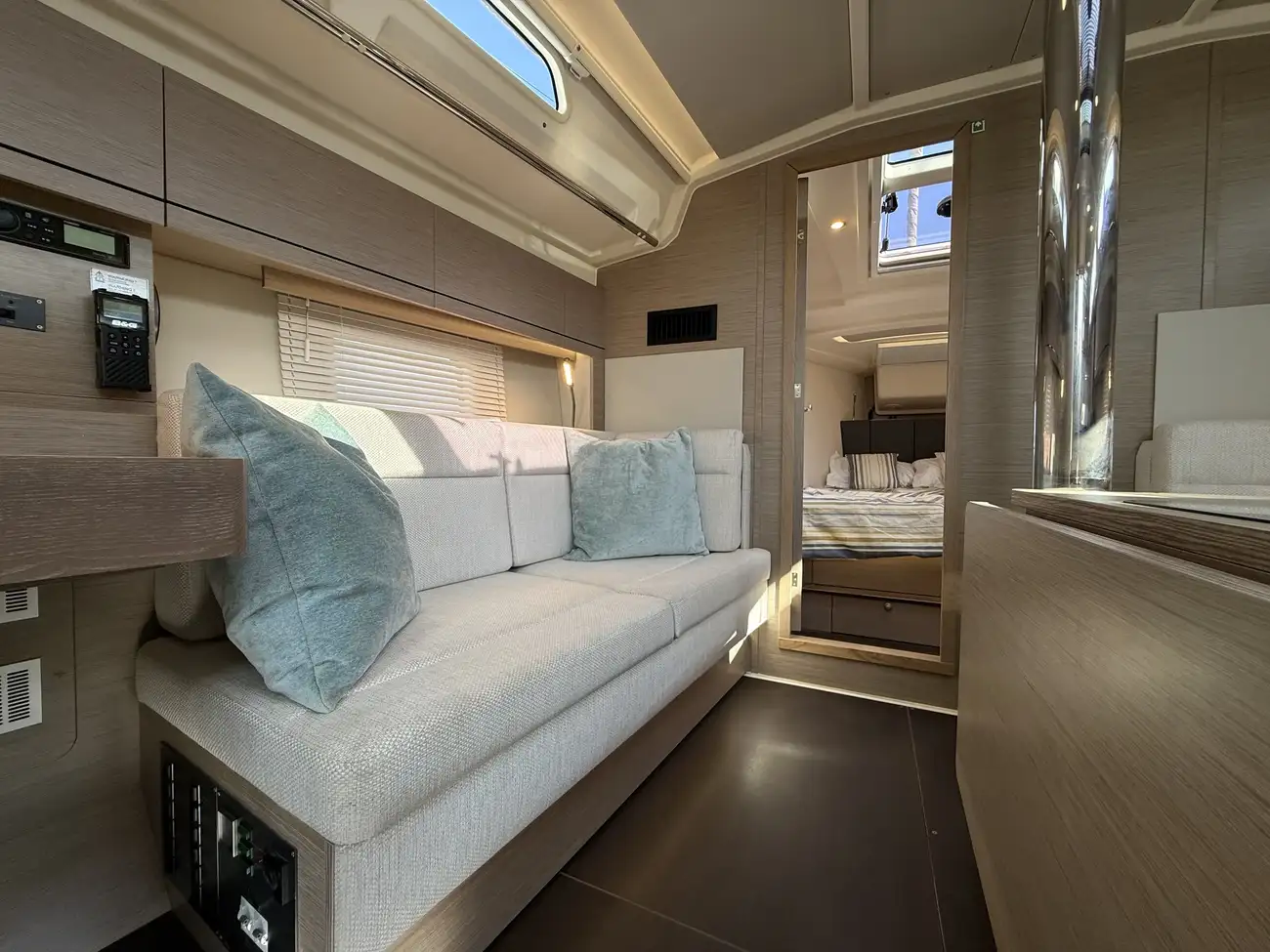 2022 Hanse 418 image 25