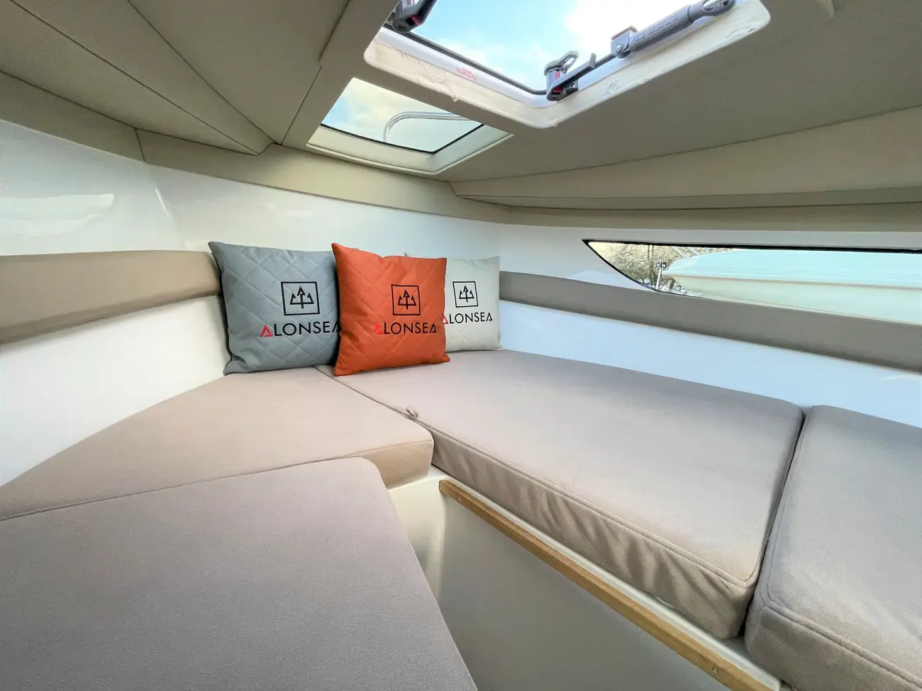 ALONSEA 600 CABIN 2023