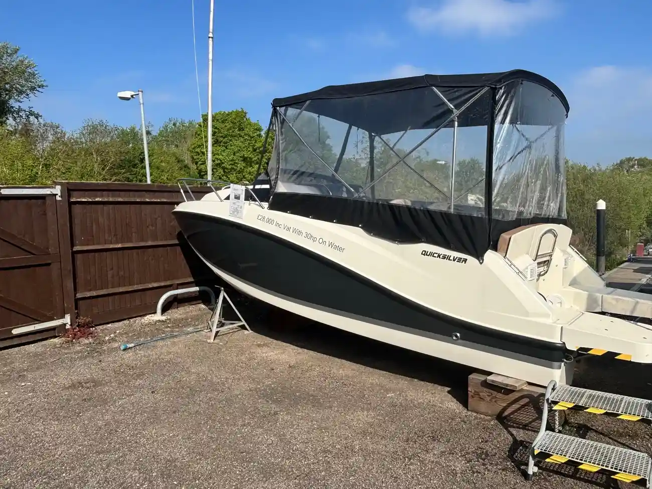 2023 Quicksilver Activ 555 Cabin image 11