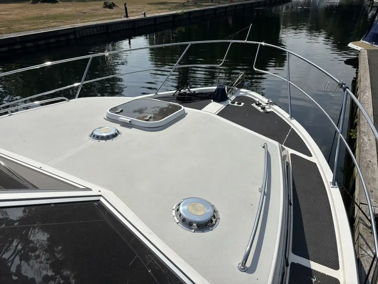 1998 Haines 335 Coastal image 17