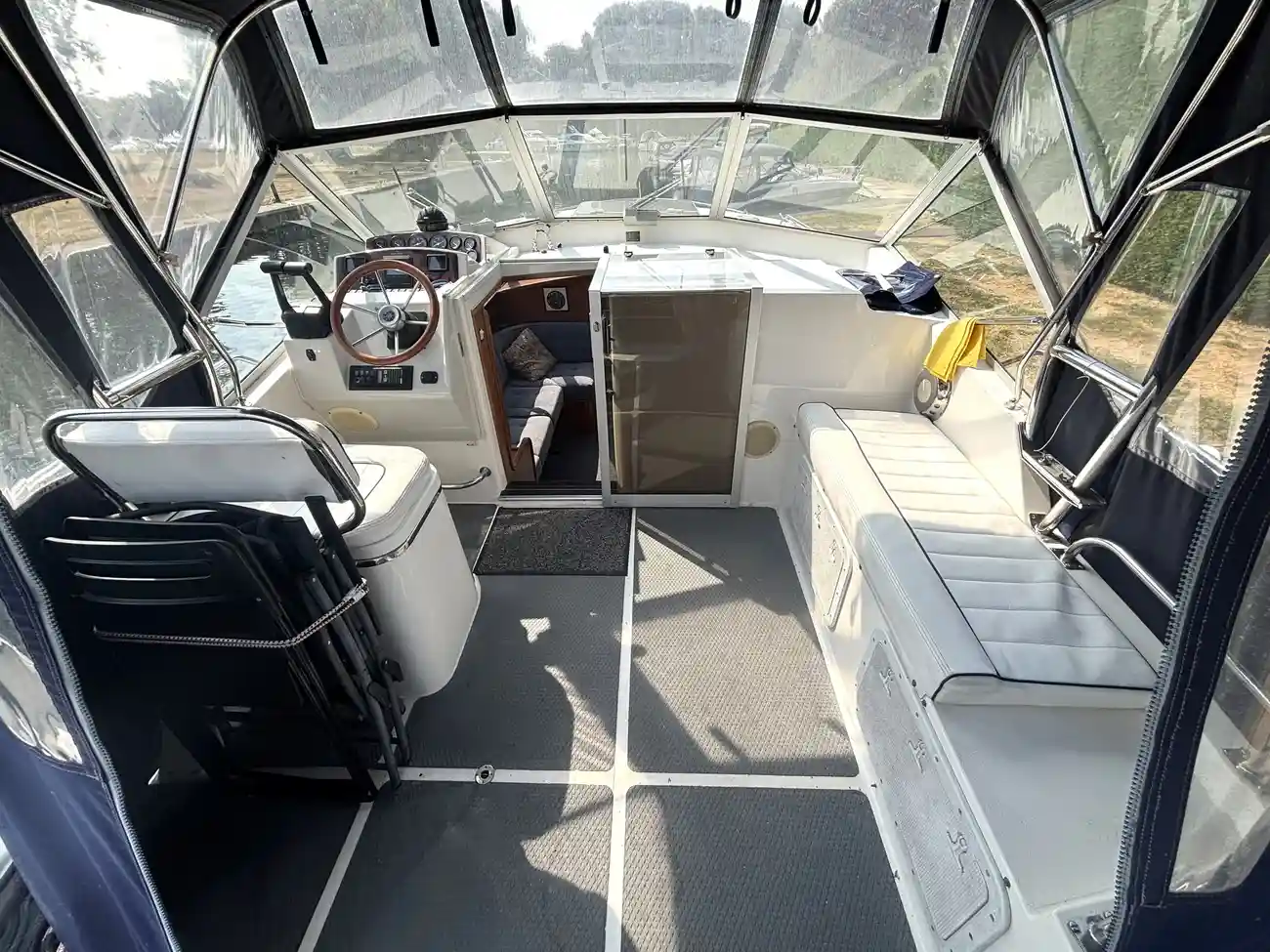 1998 Haines 335 Coastal image 19