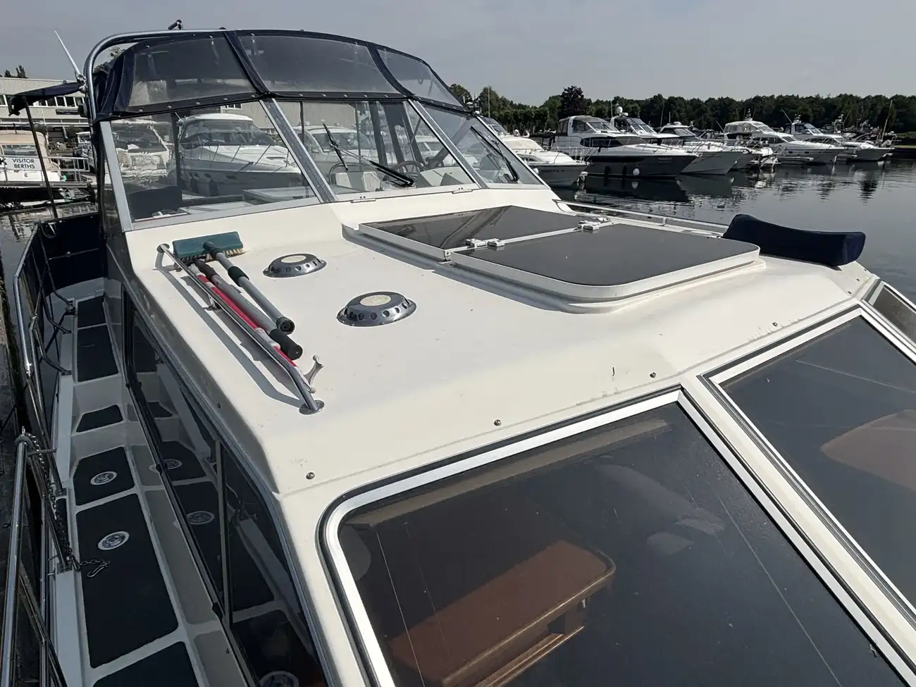 1998 Haines 335 Coastal image 18