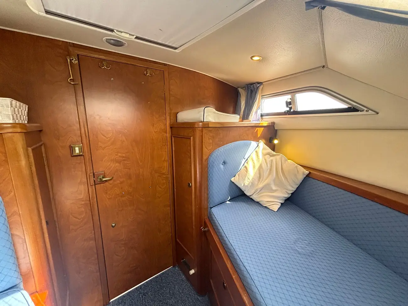 1998 Haines 335 Coastal image 36