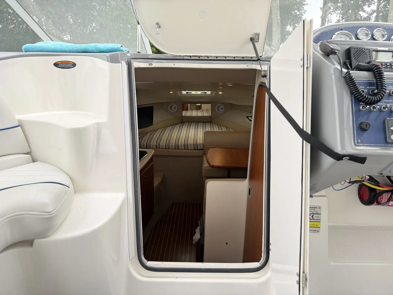 2004 Bayliner 285 Cruiser image 23