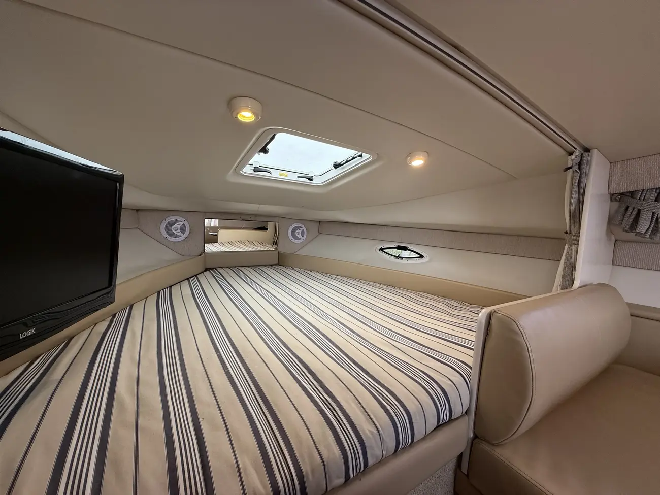 2004 Bayliner 285 Cruiser image 25
