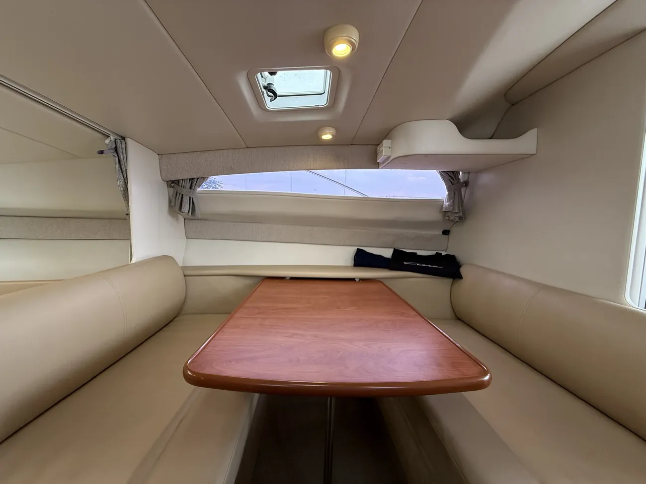 2004 Bayliner 285 Cruiser image 2