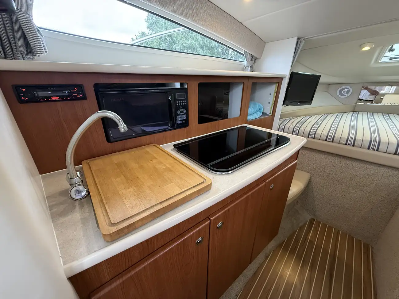2004 Bayliner 285 Cruiser image 4